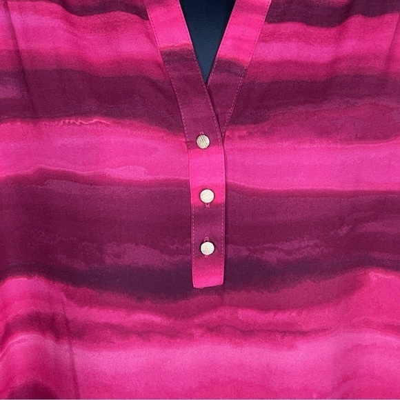 MEDIUM INVESTMENTS FUCHSIA PINK OMBRÉ PRINT BLOUSE  HENLEY NECKLINE - Picture 6 of 11